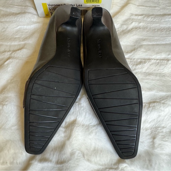 Naturalizer Pewter leather pump. Size 7 - Picture 2 of 8